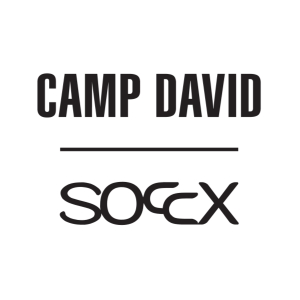 Camp David a Soccx loga nad sebou na bílém pozadí