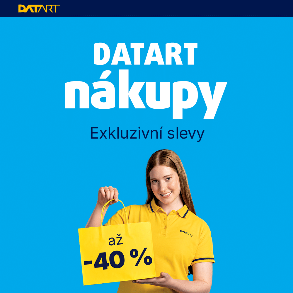 Žena drží nákupní tašku s nápisem „až -40 %“